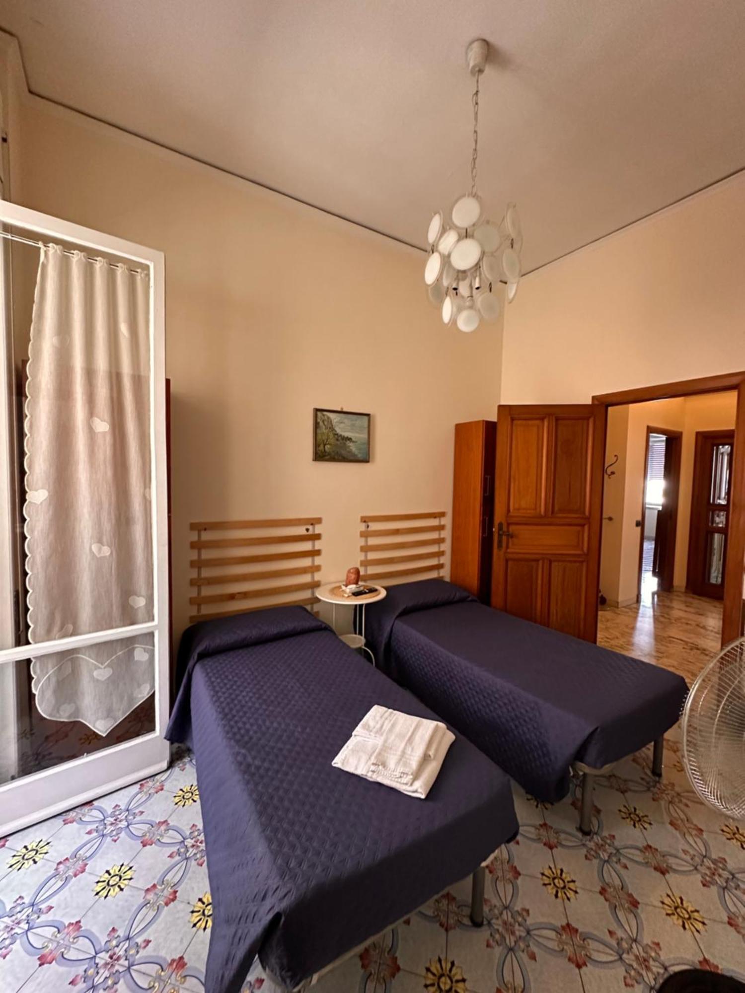 Maman Suite, City Center Near Molo Beverello Napels Buitenkant foto