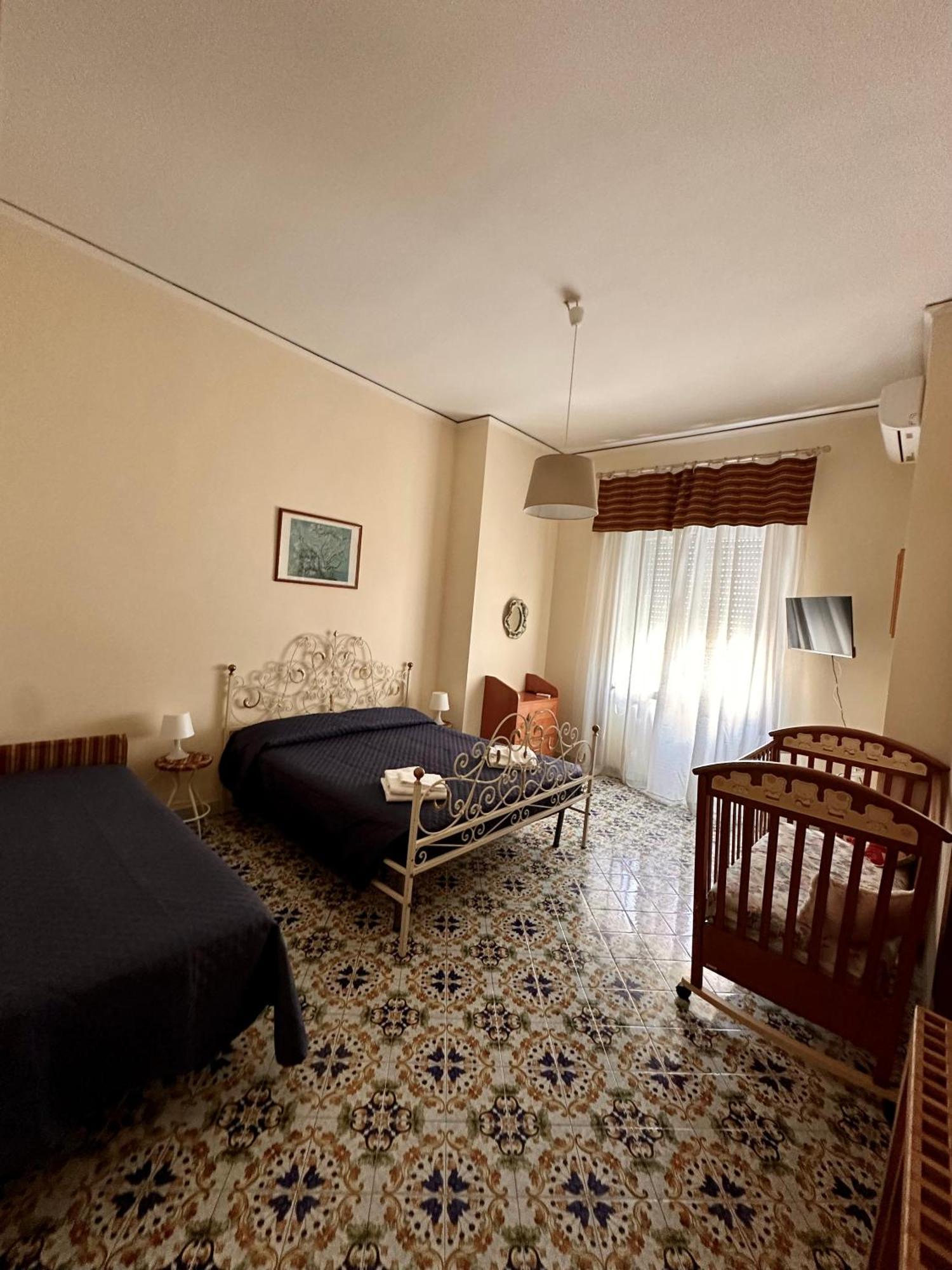 Maman Suite, City Center Near Molo Beverello Napels Buitenkant foto